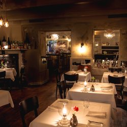 151 Bistro Bar - Kleiner Restaurantbereich Small Restaurant Area