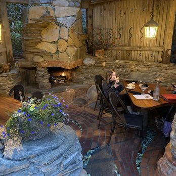 Cambria Pines Lodge Restaurant - Cambria pines lodge patio seating - American Near Me - Cambria, California Cambria Pines Lodge Restaurant - Cambria pines lodge patio seating - American Near Me - Cambria, California