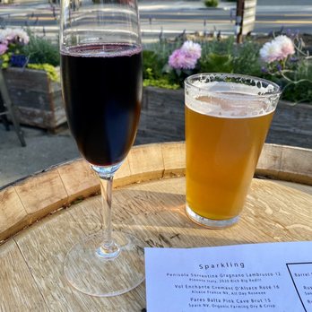 Internos Beer and Wine Bar - Sparkling red - Wine Bars Near Me - Larkspur, California