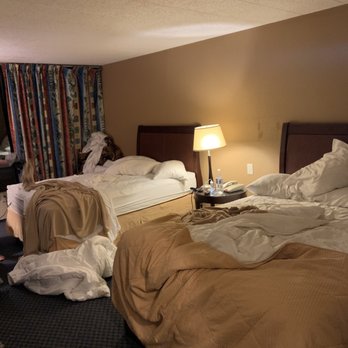 Pocono Resort Conference Center - My room after 6 days of never being up kept by house keeping and me pleading with the front desk for it to be cleaned - Resorts Near Me - Lake Harmony, Pennsylvania