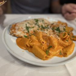Crossroads Kitchen - Spicy rigatoni vodka with chicken on secret menu
