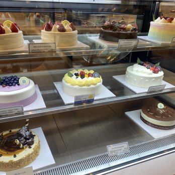 Paris Baguette - Lovely cake case - Bakeries Near Me - Glenview, Illinois Paris Baguette - Lovely cake case - Bakeries Near Me - Glenview, Illinois
