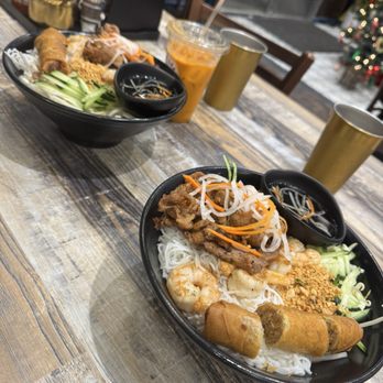 Pho Lab - House combo vermicelli ( pork, shrimp, egg roll) - Vietnamese Near Me - Lake Forest, California Pho Lab - House combo vermicelli ( pork, shrimp, egg roll) - Vietnamese Near Me - Lake Forest, California