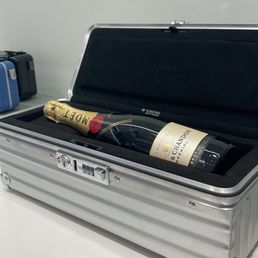 champagne case