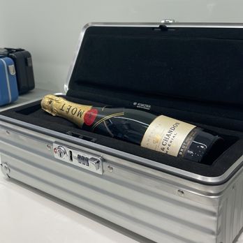 RIMOWA - champagne case - Accessories Near Me - Honolulu, Hawaii