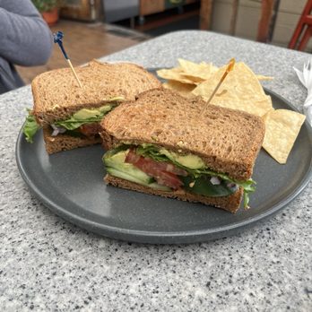 Swami's Café - California delight with tortilla chips - Juice Bars & Smoothies Near Me - Encinitas, California Swami's Café - California delight with tortilla chips - Juice Bars & Smoothies Near Me - Encinitas, California