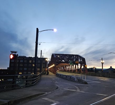 Broadway Bridge by null