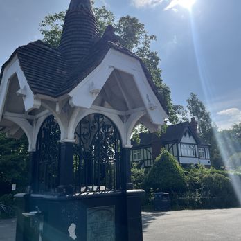 Roundwood Park - Parks Near Me - London, XGL