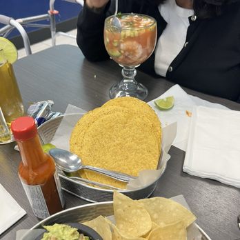 La Cruda Mariscos - Chips and guacamole - Seafood Near Me - Riverside, California