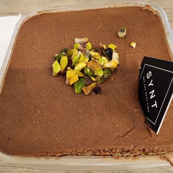 Elite Experience: SYNT Coffee - Dubai Choco Strawberry Cake - Yelp Events Near Me - Los Angeles, California