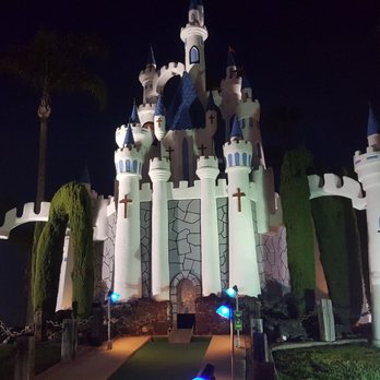 Golf N' Stuff - Castle hole, course one. - Amusement Parks Near Me - Ventura, California Golf N' Stuff - Castle hole, course one. - Amusement Parks Near Me - Ventura, California