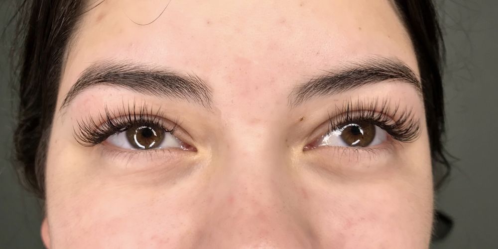 Lashes By Daniela Logo