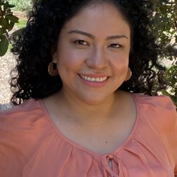 Luisa Contreras, Sex & Relationship Therapist