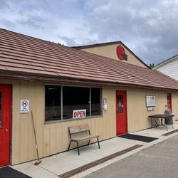 Diehl's Orchard and Cider Mill - Outside.