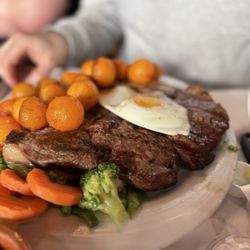 O Patio Churrasqueira - HUGE T-Bone Steak