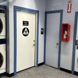 Launderland - Alameda - Restrooms