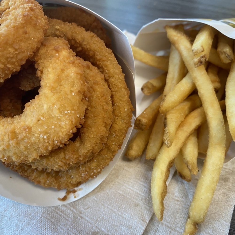 Carl's Jr - Onion rings and fries - Burgers Near Me - Arvin, California
