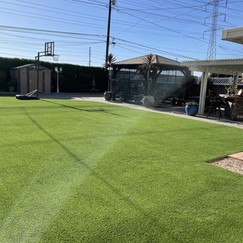 Stay Green Turf - WTD 80 oz emerald green/olive green - Artificial Turf Near Me - El Segundo, California Stay Green Turf - WTD 80 oz emerald green/olive green - Artificial Turf Near Me - El Segundo, California