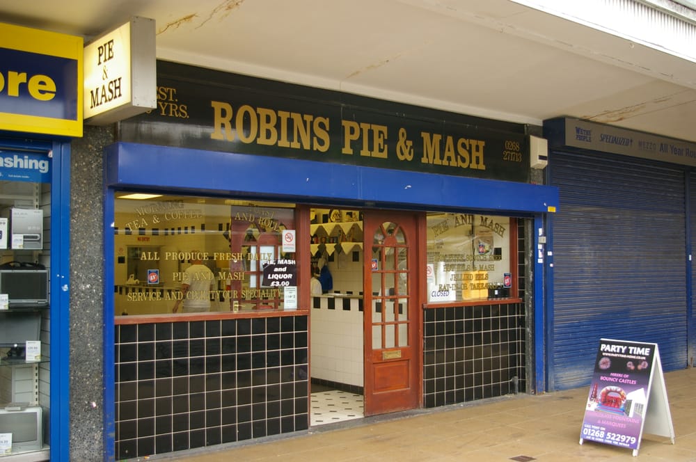 ROBINS PIE & MASH Updated June 2024 6567 Market Square, Basildon