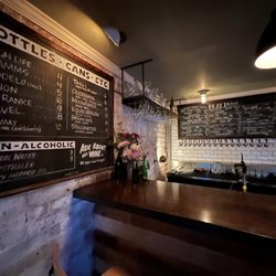 Reno Public House - Corner section of the bar