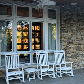 Dollywood's DreamMore Resort - Rocking chairs - Resorts Near Me - Pigeon Forge, Tennessee Dollywood's DreamMore Resort - Rocking chairs - Resorts Near Me - Pigeon Forge, Tennessee