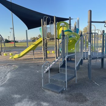 Miller Community Park - Basketball Courts Near Me