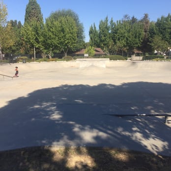 La Verne Skatepark - Full view of skatepark - Skate Parks Near Me - La Verne, California La Verne Skatepark - Full view of skatepark - Skate Parks Near Me - La Verne, California