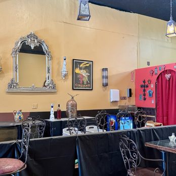 Pascucci - Inside - Italian Near Me - Santa Barbara, California