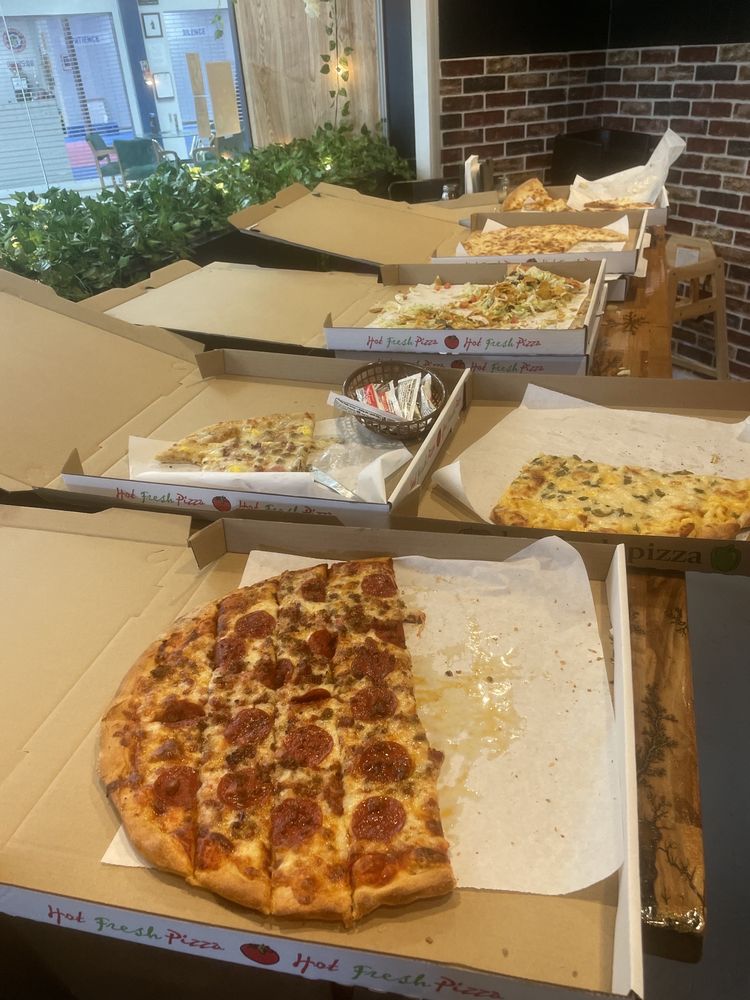 THE PIZZA JOINT 1700 Mile Hill Dr, Port Orchard, Washington Pizza