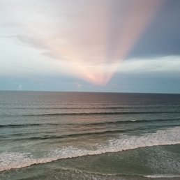 All rooms are facing the ocean for the sunrise AND the inlet behind for the sunset. All rooms are facing the ocean for the sunrise AND the inlet behind for the sunset.
