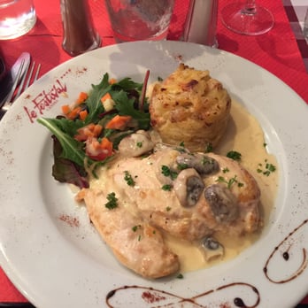 Le Hit - Chicken breast w/ mushrooms / cream sauce & potatoes au gratin.  Just awesome. Potatoes might steal the show, SO good. - Seafood Near Me - Cannes, 06