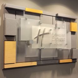 Holiday Inn Express & Suites Modesto-Salida - Hilton