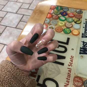 Nail Crush - Dark green acrylic full set with gold flake accent nail - Nail Salons Near Me - Kaysville, Utah Nail Crush - Dark green acrylic full set with gold flake accent nail - Nail Salons Near Me - Kaysville, Utah