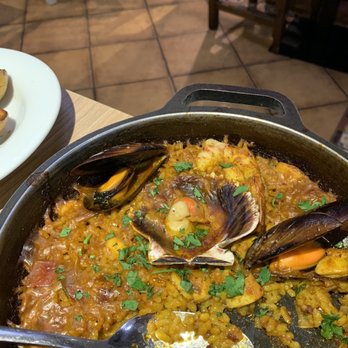 Alegoria Restaurante - Seafood rice - Tapas/Small Plates Near Me - Barcelona, B