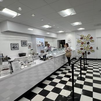 See's Candies - Candy Stores Near Me - Burbank, California