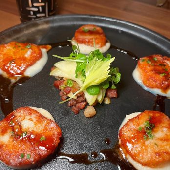 Gordon Ramsay Hell’s Kitchen - Pan seared scallops - Bars Near Me - Mashantucket, Connecticut