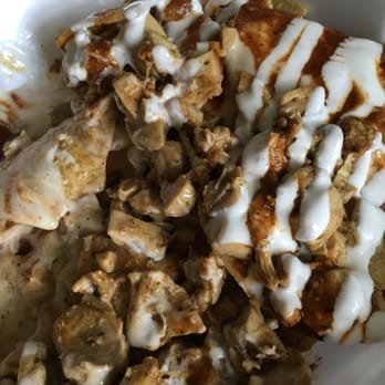 Lloyd Taco Trucks - Nachos with chicken and sour cream - Food Trucks Near Me