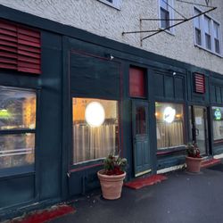 Mickey Gannon's - Outside