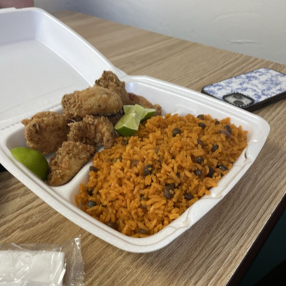 Caribbean chicken with Puerto Rican rice Caribbean chicken with Puerto Rican rice
