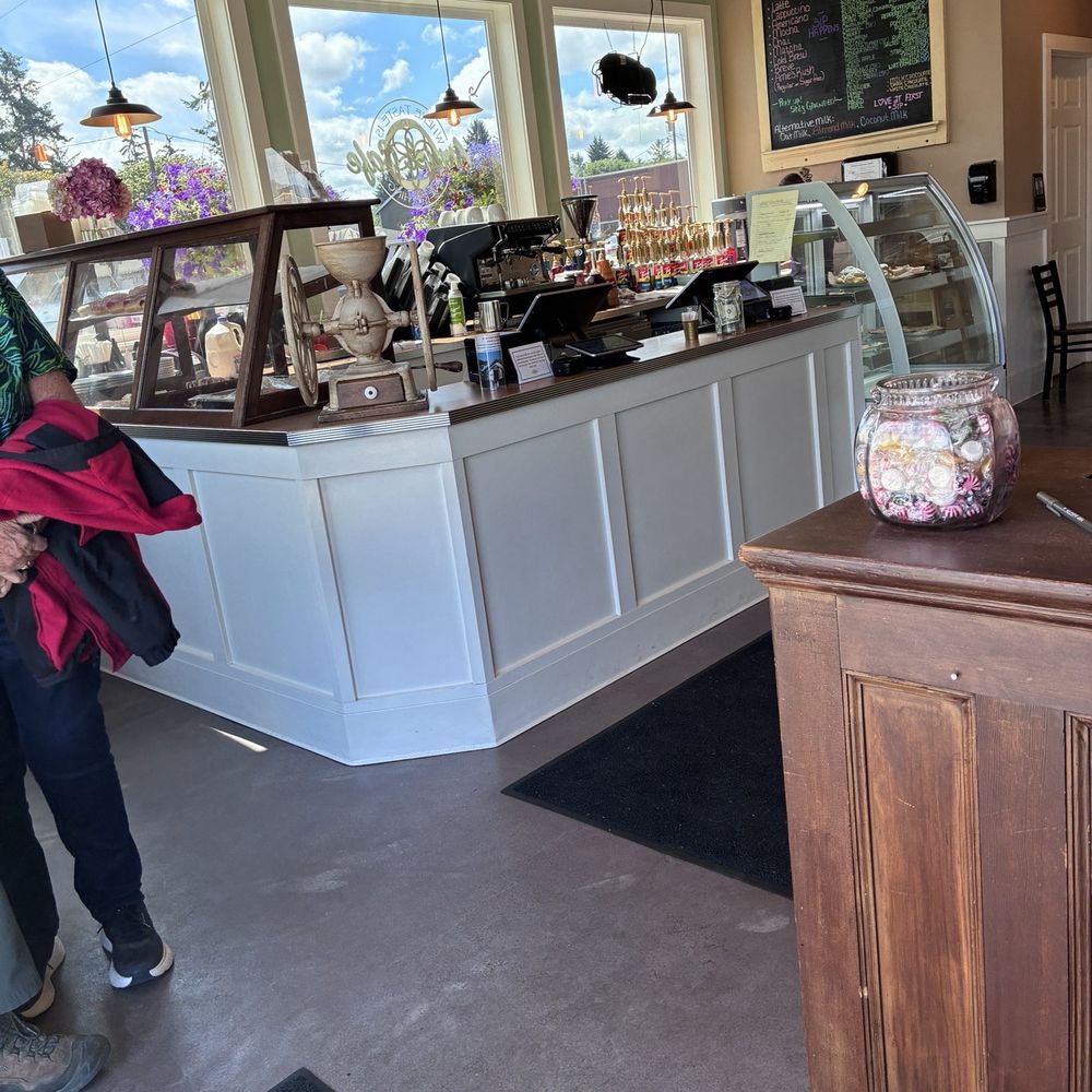 Arnie's Cafe - Breakfast & Brunch Near Me - Warrenton, Oregon