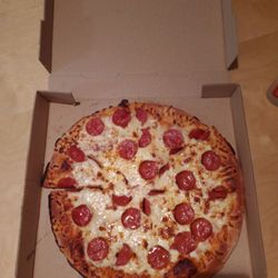Rosie's Pizza - Classic pepperoni pizza