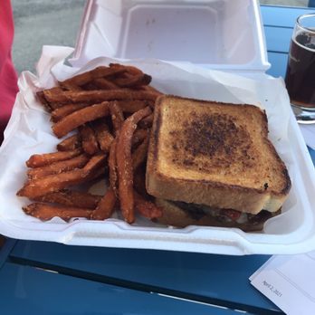 Buddy's Burgers - Burger on Texas Toast - Burgers Near Me - Rockford, Illinois