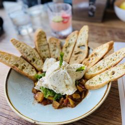 Forge & Vine
