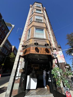 TABLE Caffé by null