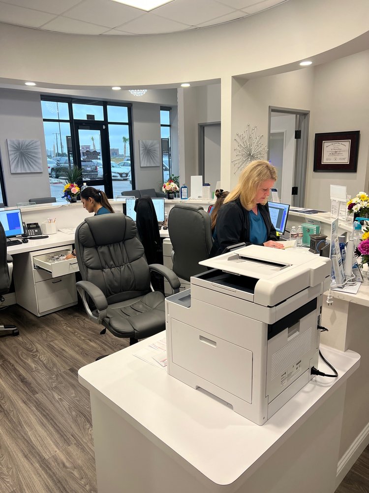 STONEHAVEN DENTAL & ORTHODONTICS BURLESON 225 E Renfro St, Burleson