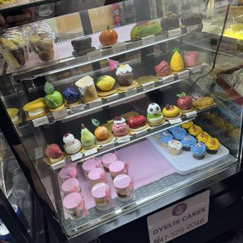 D'Yelis Cakes - Bakeries Near Me - Elizabeth, New Jersey