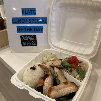 Dell's Kitchen and Bakery - Asian Fusion Near Me - Honolulu, Hawaii Dell's Kitchen and Bakery - Asian Fusion Near Me - Honolulu, Hawaii