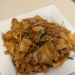 Thai Bistro Suksabay - Lookfun Pad Thai Noodle