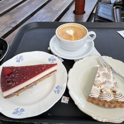 Sørup Is - Delicious cakes