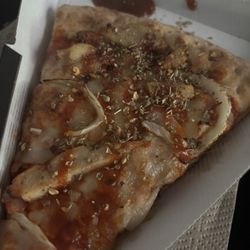 QuikTrip - Hot chicken pizza